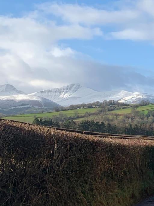 Mountain Views In The Heart Of Brecon Town Villa Exteriör bild