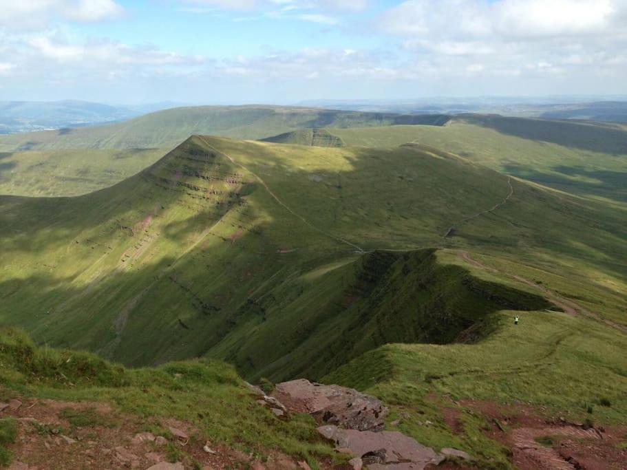 Mountain Views In The Heart Of Brecon Town Villa Exteriör bild