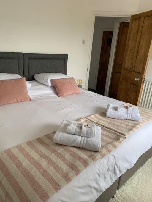 Mountain Views In The Heart Of Brecon Town Villa Exteriör bild